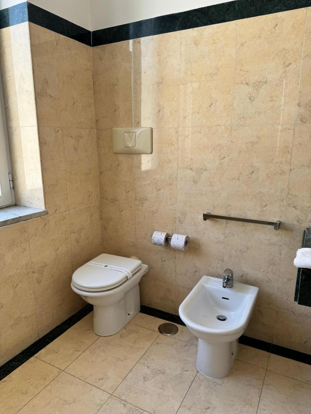 Residence Gli Angioini Srl Napoli Eksteriør bilde